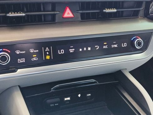 Used 2023 Kia Sportage EX image 10