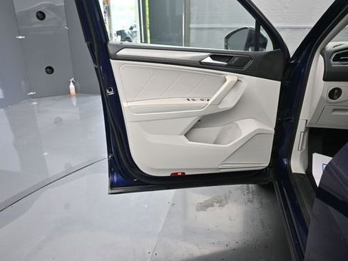 Used 2023 Volkswagen Tiguan SE FWD image 10