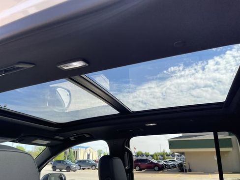 New 2026 Chevrolet Traverse LT AWD/4WD image 22