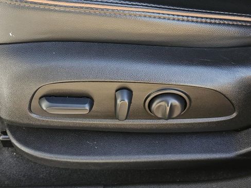 Used 2022 GMC Acadia AT4 w/ Technology Package image 28