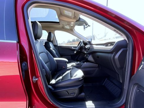 Used 2020 Ford Escape Titanium w/ Titanium Premium Package 2.0 image 16