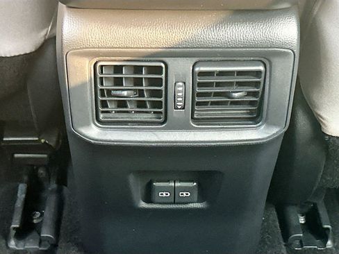 Used 2025 Toyota RAV4 XLE FWD image 19