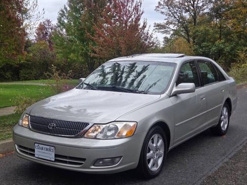 Used 2000 Toyota Avalon XLS image 6