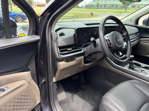 Used 2026 Kia Carnival FWD image 37