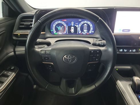 Used 2023 Toyota Crown AWD/4WD image 17