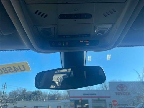 Used 2019 Chevrolet Equinox LT image 31