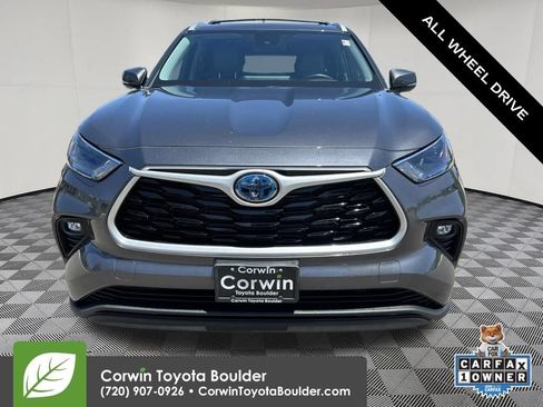 Used 2023 Toyota Highlander XLE AWD/4WD image 2