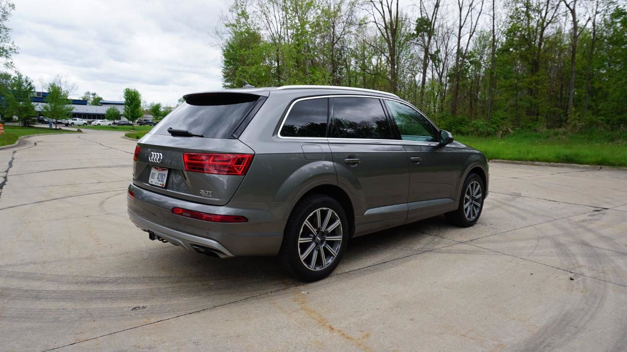 Used 2017 Audi Q7 3.0T Prestige AWD/4WD image 5