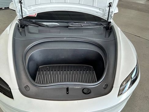 Used 2025 Tesla Model 3 Long Range RWD image 41
