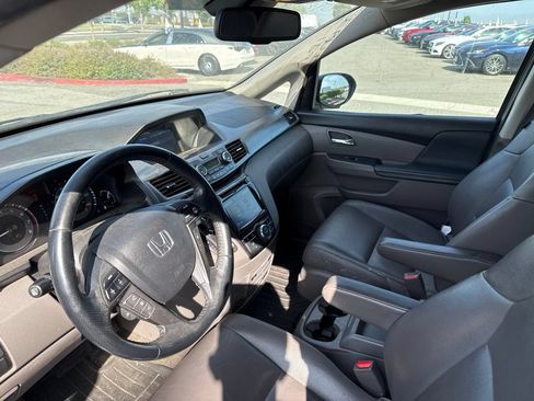 Used 2014 Honda Odyssey Touring image 9