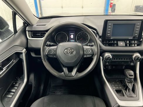 Used 2021 Toyota RAV4 XLE AWD/4WD image 11