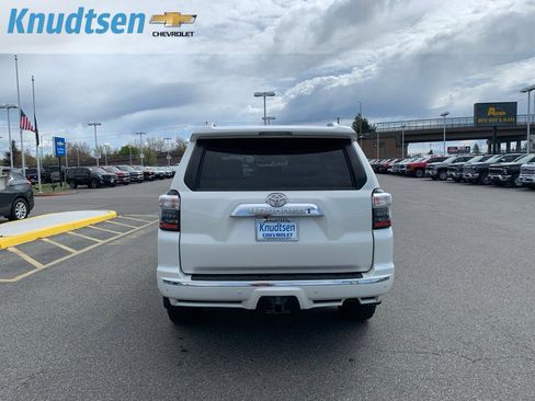 Used 2018 Toyota 4Runner Limited AWD/4WD image 6