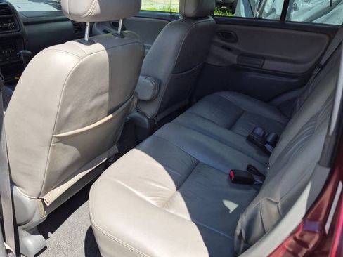 Used 2003 Chevrolet Tracker LT AWD/4WD image 6