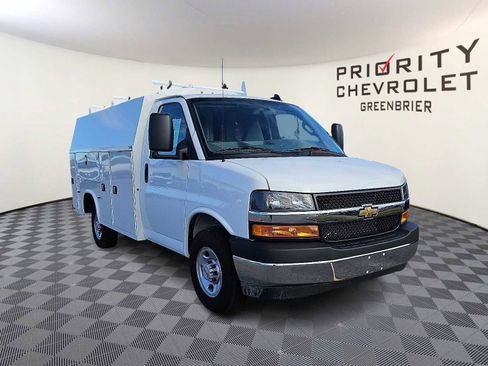 New 2024 Chevrolet Express 3500 w/ Power Convenience Package image 3