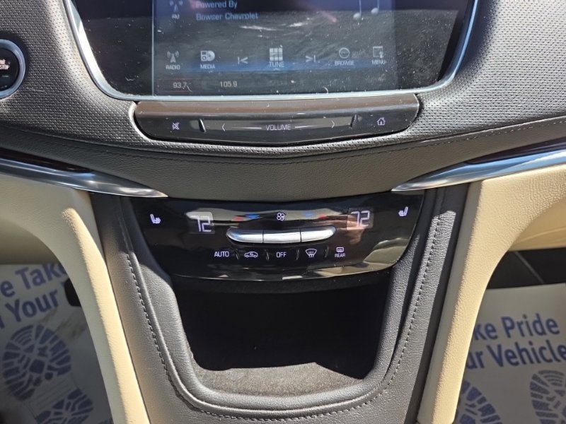 Used 2017 Cadillac XT5 Luxury w/ Driver Awareness Package AWD/4WD image 18