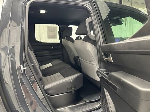 Used 2025 Toyota Tacoma TRD Off-Road AWD/4WD image 51