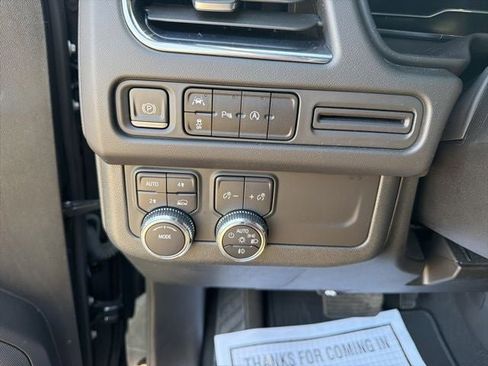 Used 2023 GMC Yukon SLE w/ Gmc Pro Safety Plus Package AWD/4WD image 16