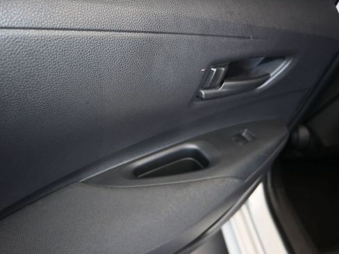 Used 2022 Toyota Corolla LE FWD image 15