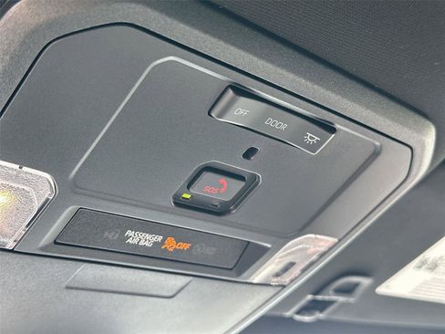 Used 2025 Toyota Tacoma TRD Off-Road image 29