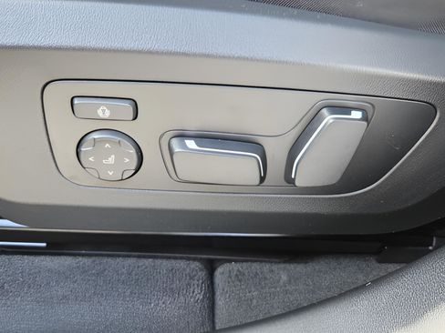 New 2025 BMW X3 xDrive30i w/ Convenience Package image 8