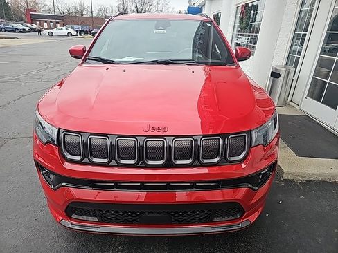 Used 2022 Jeep Compass Limited image 3