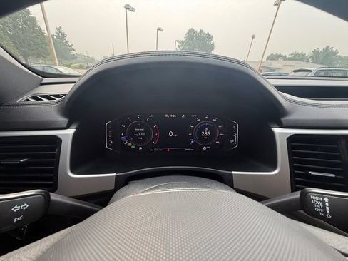 Used 2022 Volkswagen Atlas Cross Sport SE w/ Panoramic Sunroof Package AWD/4WD image 19