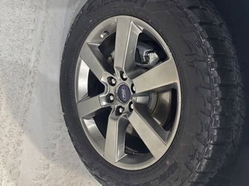 Used 2017 Ford F150 Lariat image 41