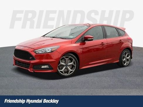 Used 2018 Ford Focus ST image 1