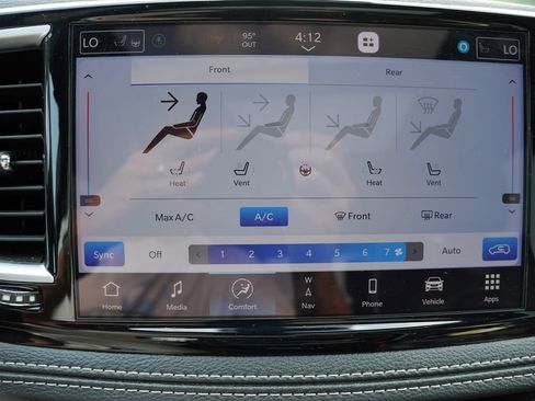 Certified 2025 Chrysler Pacifica Limited FWD image 7
