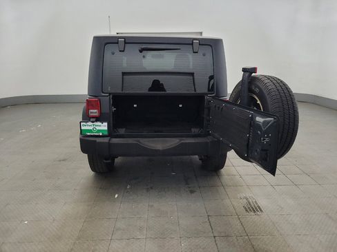 Used 2016 Jeep Wrangler Rubicon w/ Power Convenience Group AWD/4WD image 29