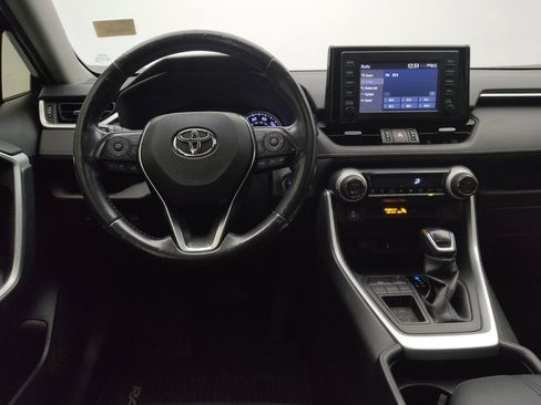 Used 2019 Toyota RAV4 XLE Premium FWD image 22