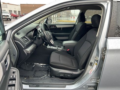 Used 2016 Subaru Outback 2.5i Premium image 11
