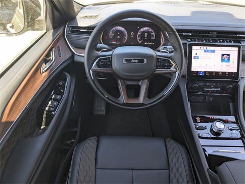 New 2025 Jeep Grand Cherokee L Summit w/ Luxury Tech Group V image 15