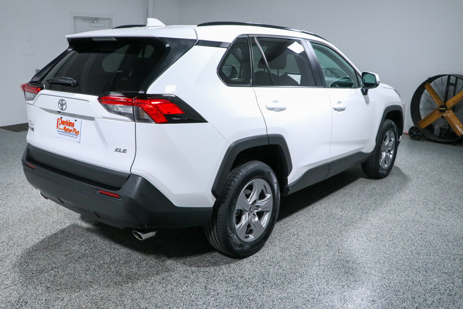 Used 2025 Toyota RAV4 XLE FWD image 7