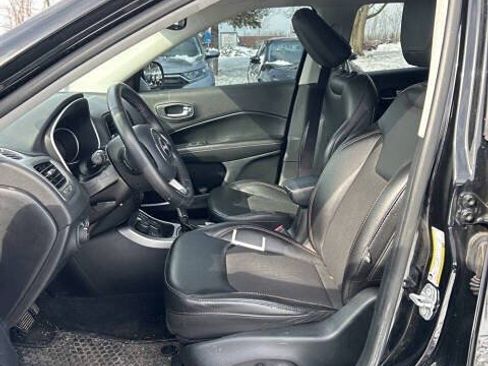 Used 2019 Jeep Compass Latitude w/ Popular Equipment Group AWD/4WD image 9