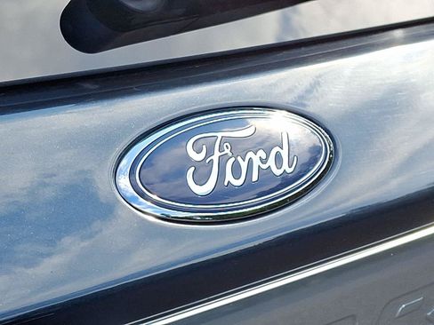 Used 2022 Ford Explorer Platinum w/ Equipment Group 601A AWD/4WD image 28