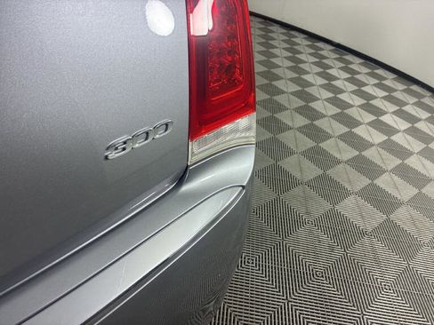 Used 2016 Chrysler 300 Limited image 6