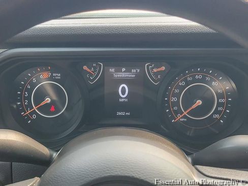 Used 2025 Jeep Wrangler Unlimited Sport AWD/4WD image 13