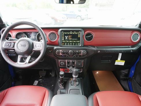 Used 2023 Jeep Wrangler Unlimited Rubicon 4xe image 15