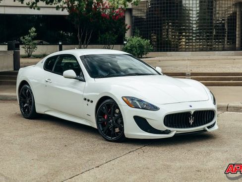 Used 2013 Maserati GranTurismo Sport image 32