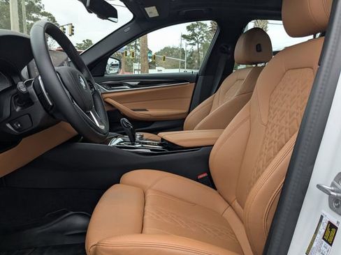 Used 2023 BMW 530i w/ Convenience Package image 21