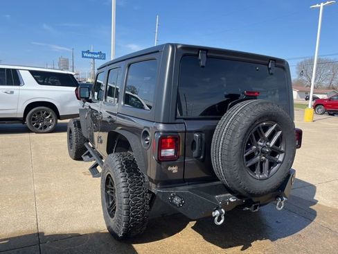 Used 2024 Jeep Wrangler Unlimited Sport AWD/4WD image 7
