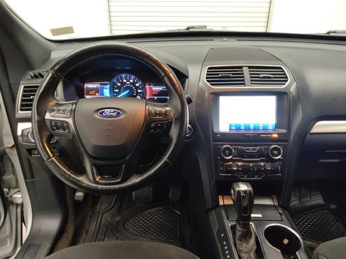 Used 2018 Ford Explorer XLT w/ Equipment Group 202A image 22