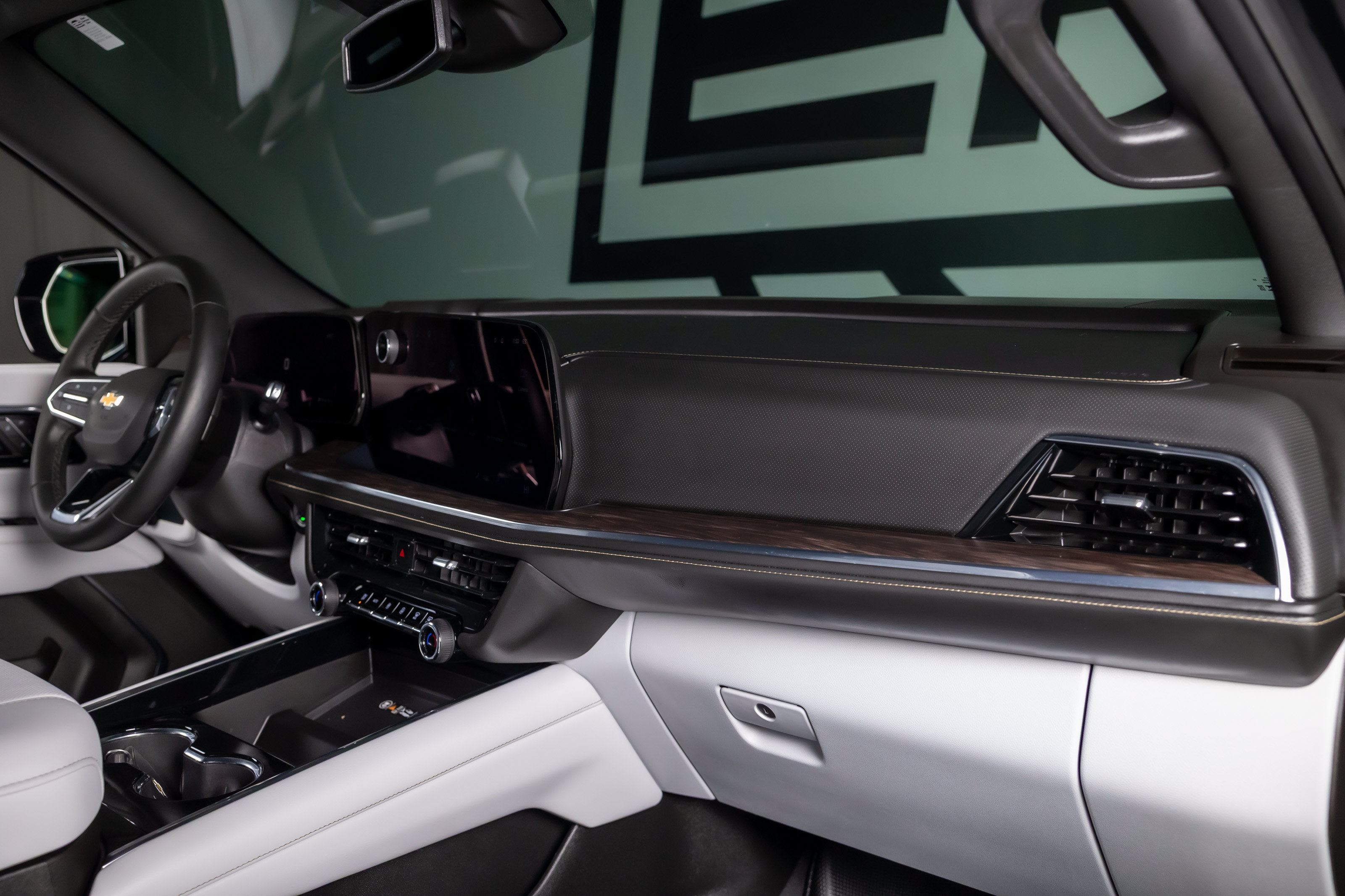 Used 2025 Chevrolet Tahoe Premier RWD image 30