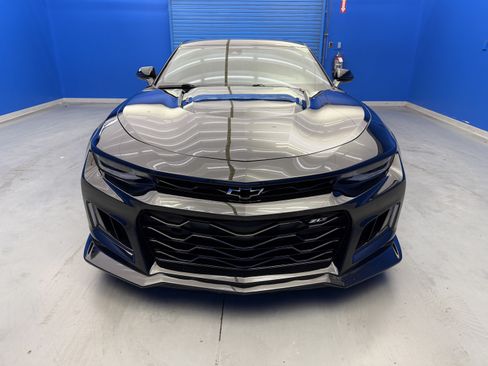 Used 2019 Chevrolet Camaro ZL1 RWD image 3