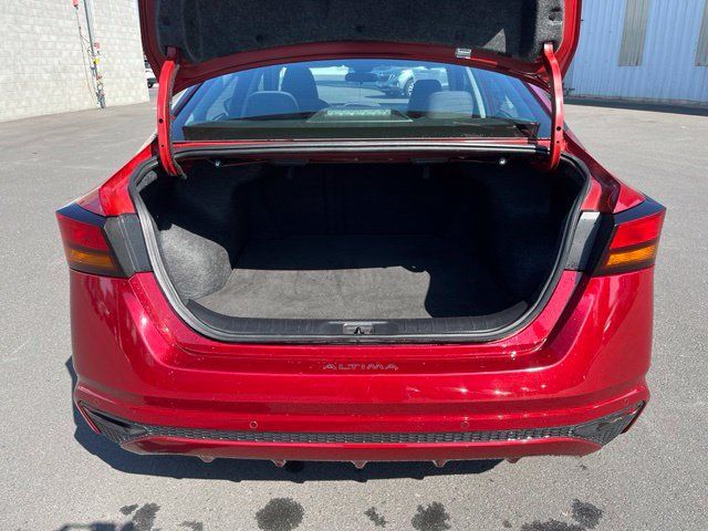 Used 2024 Nissan Altima 2.5 SV FWD image 18