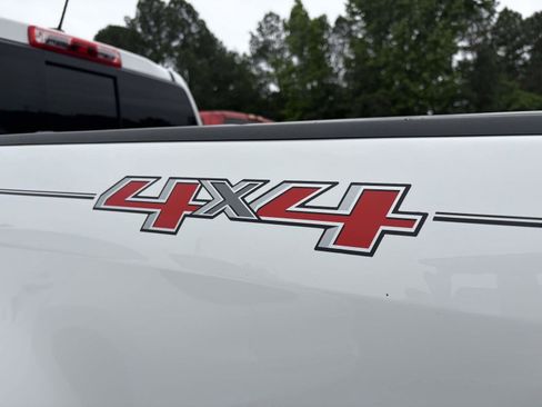 Used 2019 Chevrolet Colorado LT w/ Luxury Package, Chrome AWD/4WD image 8