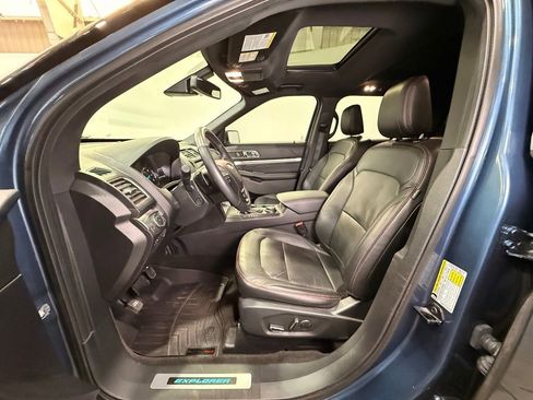 Used 2018 Ford Explorer Sport w/ Equipment Group 401A AWD/4WD image 17