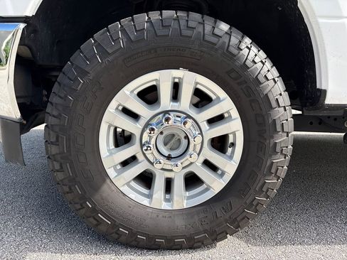 Certified 2019 Ford F250 XLT AWD/4WD image 14