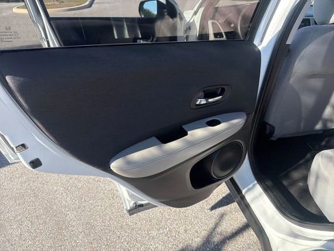 Used 2022 Honda HR-V LX image 19